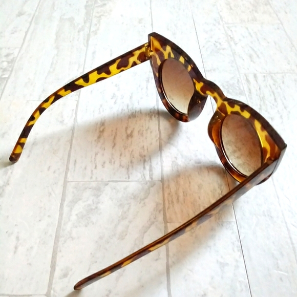 New Women's Oversized Animal Print Cat Eye Sunglasses - Picture 4 of 7